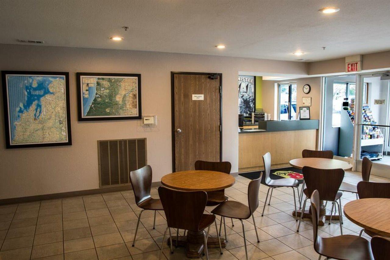 曼尼斯提速8酒店 马尼斯蒂 外观 照片